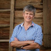 Portrait von Esther bei Obergoms Tourismus AG im Goms.