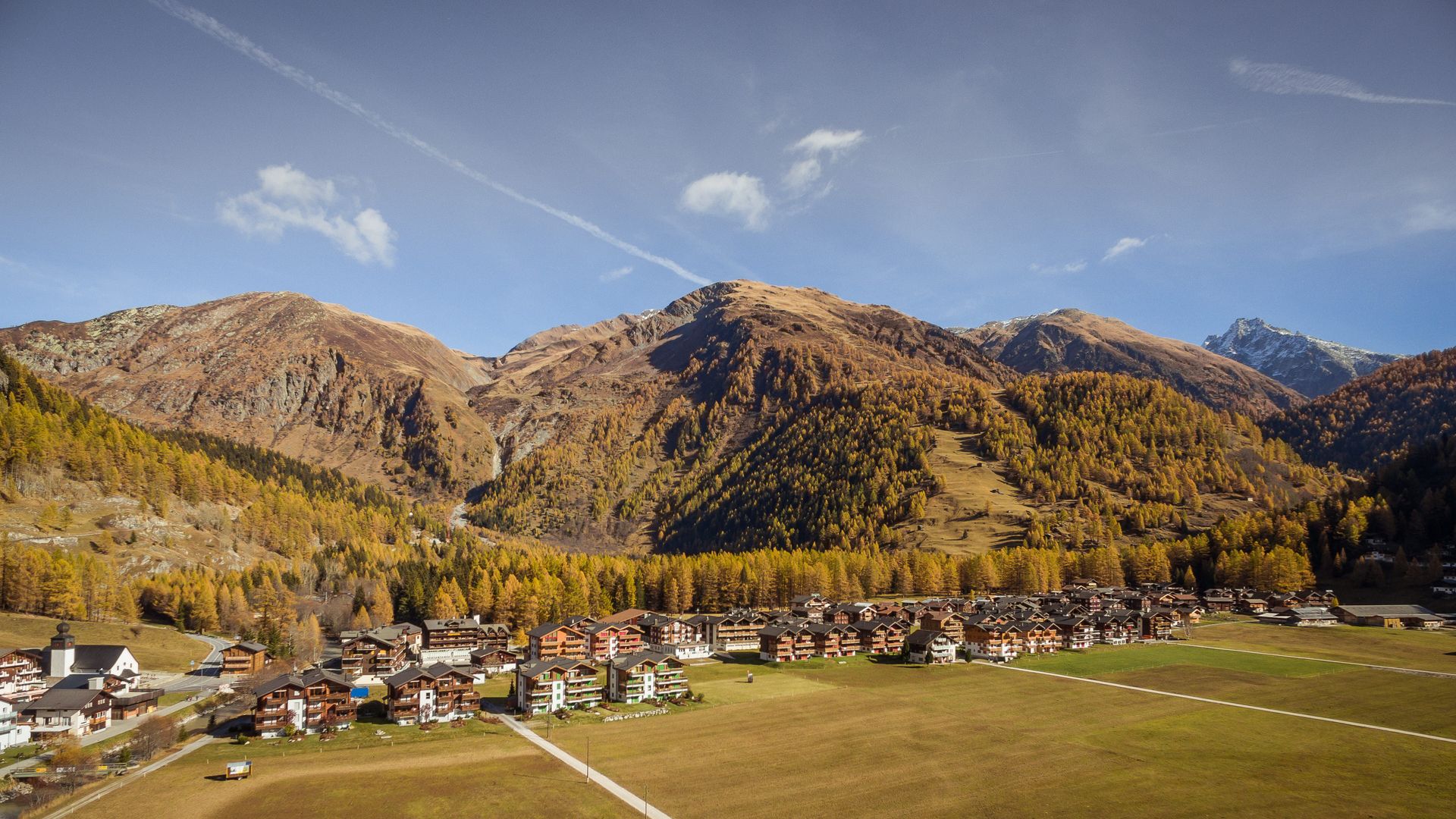 Dorf Oberwald im Herbst